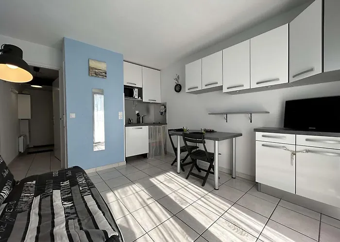 Studio cabine 3/4 couchages avec balcon et parking à Saint-Hilaire-de-Riez - FR-1-224C-293 Appartamento